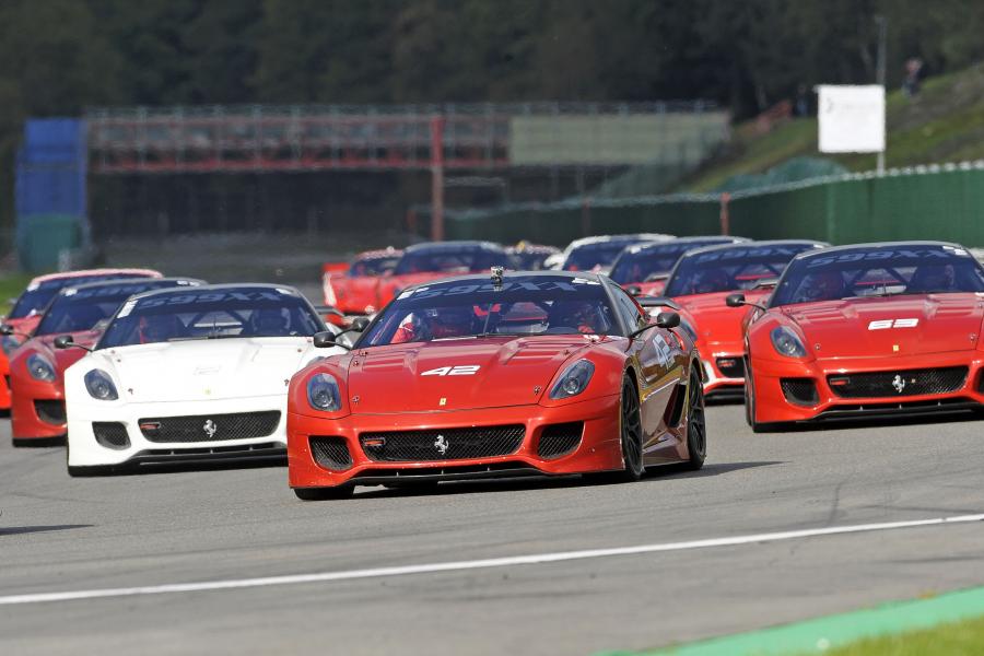  Ferrari 599XX 2011 года  (фото 4 из 8)